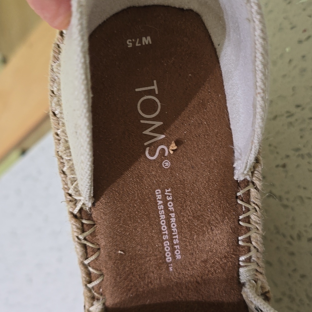 Shoes - Picture 3 of 5